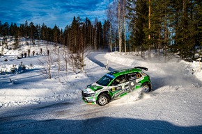 Rallye Schweden: zweiter WRC2-Sieg in Folge für SKODA FABIA Rally2 evo Fahrer Andreas Mikkelsen