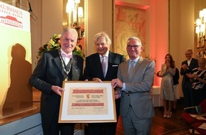media control GmbH: Karlheinz Kögel als Ehrenbürger der Stadt Baden-Baden ausgezeichnet / Verdienstvoller Unternehmer und Kulturförderer erhält höchste Auszeichnung der Kurstadt