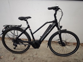 POL-GÖ: (149/2025) Nach Diebstahl von Pedelecs im Maschmühlenweg - Polizei durchsucht Wohnung in Bovenden. Gestohlene E-Scooter und vier weitere Räder aufgefunden, Tatorte unbekannt