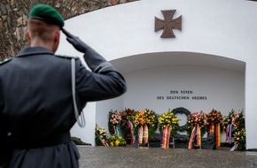 PIZ Heer: Dr. Hans-Peter Bartels spricht bei Gedenkfeier am Ehrenmal des Deutschen Heeres