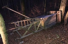 Polizeipräsidium Freiburg: POL-FR: Rheinfelden: Jagdkanzel umgeworfen und beschädigt - Polizei sucht Zeugen!