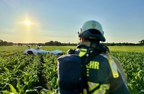 Freiwillige Feuerwehr Hünxe: FW Hünxe: Zwei verletzte Personen nach Flugzeugabsturz