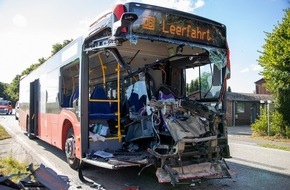 Kreisfeuerwehrverband Segeberg: FW-SE: Tödlicher Verkehrsunfall auf der Bundesstraße 206