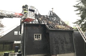 Feuerwehr Bergisch Gladbach: FW-GL: Wohnhausbrand mit einem Brandtoten im Stadtteil Hand von Bergisch Gladbach