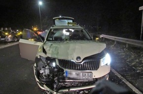 Kreispolizeibehörde Märkischer Kreis: POL-MK: Taxi kollidiert mit Polizeistreife: Vier Leichtverletzte (darunter zwei Polizistinnen)