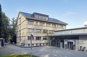 Dietrich Schwarz Architekten AG: Schwarz Architekten: Die Zukunft nachhaltig bauen / Statt Abriss Totalsanierung: Forschungsanstalt erfüllt höchsten Minergie-Standard