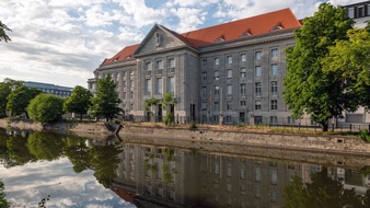 ZDF: ZDF überträgt Feierstunde zum 75. Jahrestag des Hitler-Attentats (FOTO)