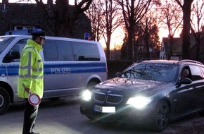 Polizeiinspektion Hameln-Pyrmont/Holzminden: POL-HOL: Appell der Polizei an Fußgänger und Radfahrer: Helle Kleidung und Reflektoren tragen! Die "dunkle Jahreszeit" birgt besondere Gefahren - Gefahren für Fußgänger und Radfahrer -
