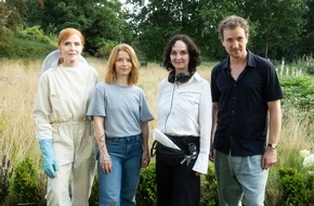 NDR / Das Erste: NDR Drama „Elodie“ mit Karoline Schuch, Eva Mattes, Sibylle Canonica und Jan Krauter: Dreharbeiten in der Lüneburger Heide