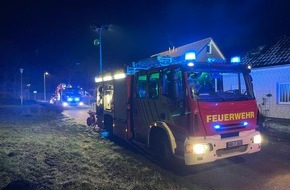 Freiwillige Feuerwehr Aurich: FW-AUR: Feuer hinter Kaminmauerwerk