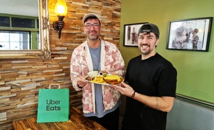 Uber Eats Deutschland: Marteria & Pfeiler Grill launchen neues Kultgericht / Inspiriert vom Taxi Teller: Uber Pfanne exklusiv &uuml;ber Uber Eats erh&auml;ltlich
