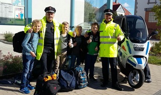 Polizeiinspektion Nienburg / Schaumburg: POL-NI: Nienburger KOBs helfen beim Schulweg