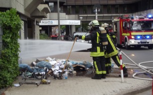 Feuerwehr Dortmund: FW-DO: 08.05.2019 - Feuer in der Innenstadt
Brennt Müllberg vor Geschäftsgebäude