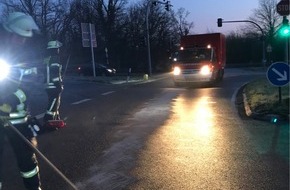 Feuerwehr Schermbeck: FW-Schermbeck: Ölspur auf der Kirchstraße