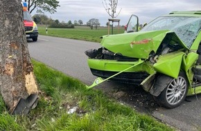Polizeiinspektion Stade: POL-STD: 29-jähriger Autofahrer bei Unfall in der Gemarkung Ahlerstedt schwer verletzt