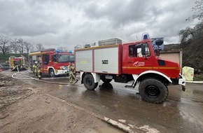 Feuerwehr Weinheim: FW Weinheim: Feuerwehr Weinheim unterst&uuml;tzt bei Brand auf Recyclinghof in Neckarhausen