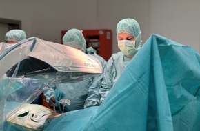 RHÖN-KLINIKUM AG: Thermische Frequenzablation - Neue Behandlung bei Tumorschmerzen der Wirbelsäule am RHÖN-KLINIKUM Campus Bad Neustadt