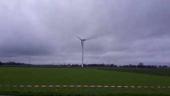 Freiwillige Feuerwehr Bedburg-Hau: FW-KLE: Brand einer Windkraftanlage - Erstmeldung