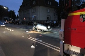 Feuerwehr Gelsenkirchen: FW-GE: Mehrere Verletzte nach Verkehrsunfall in Hassel