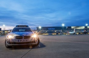 Bundespolizeidirektion München: Bundespolizeidirektion München: Täuschung mit neuem Reisepass/ Bundespolizisten weisen Albaner ins Heimatland zurück