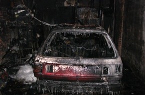Polizeiinspektion Hameln-Pyrmont/Holzminden: POL-HM: Feuer in Garage eines Mehrfamilienhauses / Hoher Sachschaden