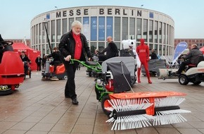 Messe Berlin GmbH: CMS 2015 Berlin - Cleaning.Management.Services 22. bis 25. September 2015 / Internationale Akquisition gestartet - CMS Info-Stand auf der Interclean in Amsterdam (FOTO)