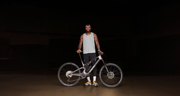 Canyon: LEBRON JAMES ET CANYON BICYCLES S'ASSOCIENT POUR INSPIRER UNE NOUVELLE GÉNÉRATION DE CYCLISTES