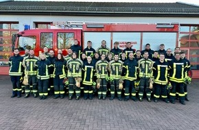 Freiwillige Feuerwehr Hünxe: FW Hünxe: Erfolgreicher Abschluss der Grundausbildung - 33 neue Einsatzkräfte für die Feuerwehren Hünxe und Schermbeck