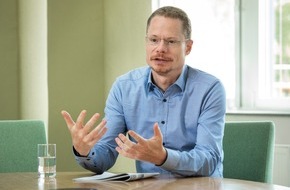 NATURSTROM AG: EEG & Netzanschlusspaket: &bdquo;Absch&ouml;pfung bestraft Stromanbieter mit eigenen &Ouml;kostromanlagen&ldquo;