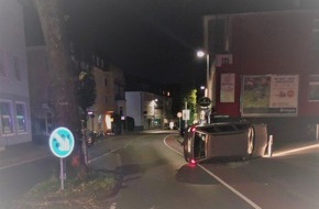 Polizei Bielefeld: POL-BI: Zeuge meldete zu Fuß flüchtenden PKW-Fahrer - Polizisten erwischten den Betrunkenen