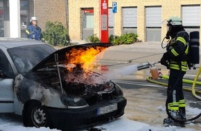 Feuerwehr Detmold: FW-DT: Brennendes Fahrzeug