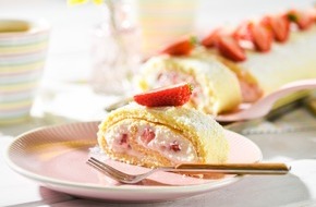 Dr. Oetker - Dr. August Oetker Nahrungsmittel KG: Biskuitteig? Oma wei&szlig;, wie's geht / Bei Backen.de zeigt #unsereschlaueomi w&ouml;chentlich Back-Tipps aus ihrer Trickkiste - Omas bester Biskuit, Schritt f&uuml;r Schritt erkl&auml;rt