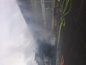 FW-RE: Kellerbrand im ehemaligem Gebäude der Trabrennbahn - Wieder zwei Einsätze auf dem Gelände am Wochenende
