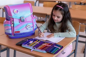 Bildschirmzeit und Bewegungsmangel: Wenn der Schulstart auf den Rücken geht