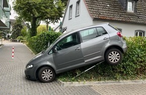 Kreispolizeibeh&ouml;rde Euskirchen: POL-EU: Verkehrsunfall auf Parkplatz