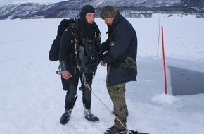 Presse- und Informationszentrum Marine: Deutsche Marine - Pressemeldung: Kampfmittelbeseitiger unter Eis - Minentaucher übten in Norwegen