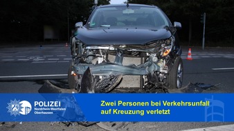 Polizeipräsidium Oberhausen: POL-OB: Zwei Personen bei Verkehrsunfall auf Kreuzung verletzt