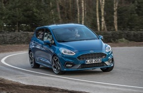 Ford-Werke GmbH: Dreifachsieg für Ford beim sport auto AWARD: Fiesta ST, Mustang GT Fastback und Mustang Convertible triumphieren (FOTO)