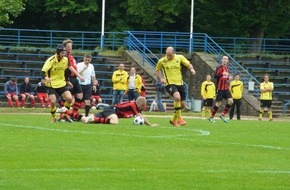 Feuerwehr Gelsenkirchen: FW-GE: Berufsfeuerwehr Duisburg gewinnt die Fußball Landessportmeisterschaft 2015