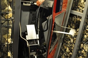 Polizeiinspektion Nienburg / Schaumburg: POL-NI: Erneut Fahrkartenautomat gesprengt - diesmal in Nienburg -Bild im Download-