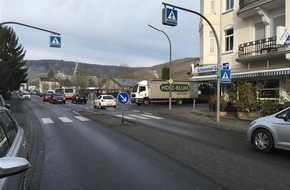Polizeidirektion Mayen: POL-PDMY: Zwei Fußgänger auf dem Fußgängerüberweg am Amtsgericht angefahren
