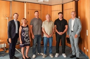 TROX SE: PRESSEINFO: Drei Generationen bei TROX