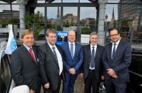 SEFE Securing Energy for Europe GmbH: "Blue Corridor Rallye" macht Halt in Hamburg: die "Verkehrswende" kann nur mit Erdgas gelingen (BILD)