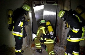 Feuerwehr Essen: FW-E: Feuer in ehemaliger RWE-Zentrale an der Huyssenallee, niemand verletzt