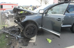 Polizeiinspektion Lüneburg/Lüchow-Dannenberg/Uelzen: POL-LG: ++ schwerer Verkehrsunfall nach Frontalkollision auf Landesstraße 233 ++ drei Schwerstverletzte nach Kollision beim Abbiegen ++ Rettungshubschrauber im Einsatz ++ Landesstraße voll ...