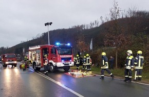 Freiwillige Feuerwehr Finnentrop: FW Finnentrop: Verkehrsunfall mit eingeschlossener Person