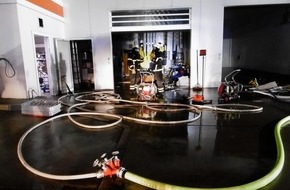 Feuerwehr Herdecke: FW-EN: Garagenbrand auf Tankstelle - Feuerwehr verhindert durch schnelles und gezieltes Eingreifen Schlimmeres!