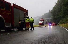 Feuerwehr Plettenberg: FW-PL: OT-Lettmecke. Verkehrsunfall mit 3 Verletzten. Rettungshubschrauber im Einsatz.