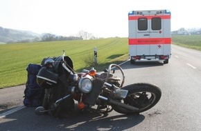 Polizeipräsidium Westpfalz: POL-PPWP: Motorradfahrer bremst und stürzt