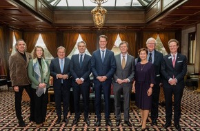 Brost-Akademie: Weckruf für Europa / Beim 3. "Zukunftsforum NRW - Niederlande" analysierten hochrangige Politiker und Wirtschaftsführer die Zukunft und Wettbewerbsfähigkeit. Die ernste Lage braucht schnelles Handeln